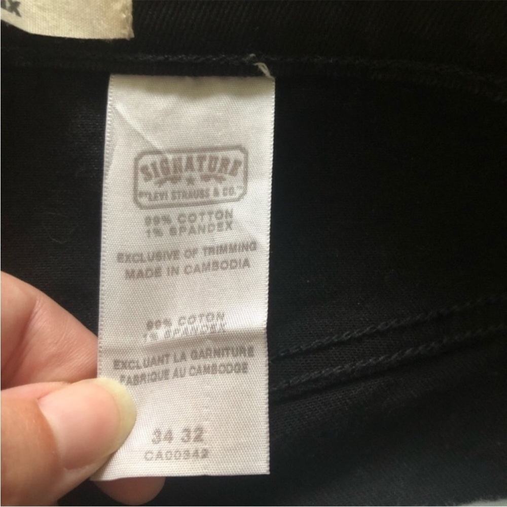 Signature by Levi Strauss Men's Relaxed Black Jeans - Picture 9 of 9